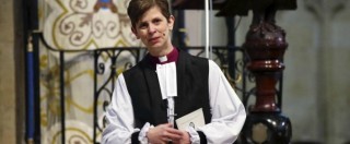 Copertina di Regno Unito, consacrata prima donna vescovo. Prete grida: “Not in my name”
