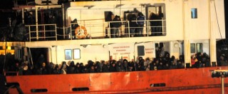 Copertina di Migranti, navi fantasma sulla rotta turca: 13 in 3 mesi. E ‘in Grecia nessun controllo’