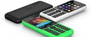 Copertina di Nokia 215, Microsoft punta sul low-cost. Solo 29 dollari per un cellulare