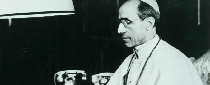 Pio XII, il film-inchiesta: “Fu lo Schindler del Vaticano, non il Papa di Hitler”