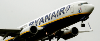 Copertina di Ryanair, da Antitrust multa di 550mila euro: “Assistenza troppo cara”