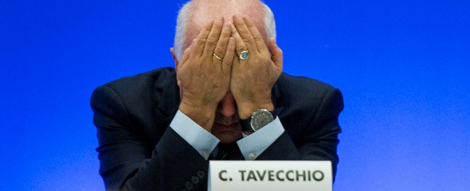 Carlo Tavecchio accusato di molestie da una dirigente federale. L’ex presidente Figc: “Agiremo in sede legale”