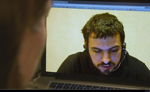 Copertina di Servizio Pubblico, Enric Duran: prende alle banche per dare ai poveri