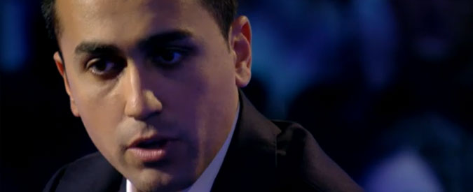 Copertina di Servizio Pubblico, Di Maio vs governo Renzi: “Ipocriti. Se verranno in Campania, li cacceremo a calci”