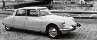 Copertina di Citroën DS, compie 60 anni la “dea” francese del design e della tecnica