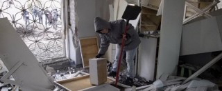 Copertina di Ucraina, bombe su ospedale a Donetsk: “15 morti”. Colpito anche un palazzo