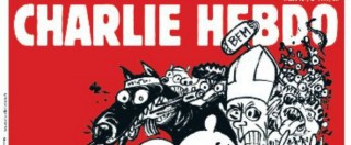 Copertina di Charlie Hebdo in edicola. In copertina Papa Francesco, Sarkozy e uno jihadista