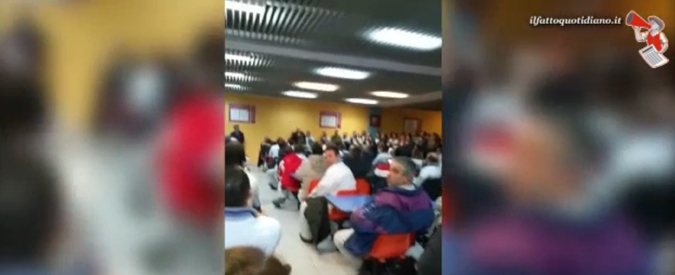 Copertina di Fiat di Melfi, operai in assemblea fischiano e insultano i delegati sindacali