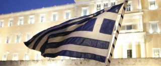 Copertina di Grecia, S&P taglia ancora rating. Die Zeit: “Merkel prepara piano anti Grexit”