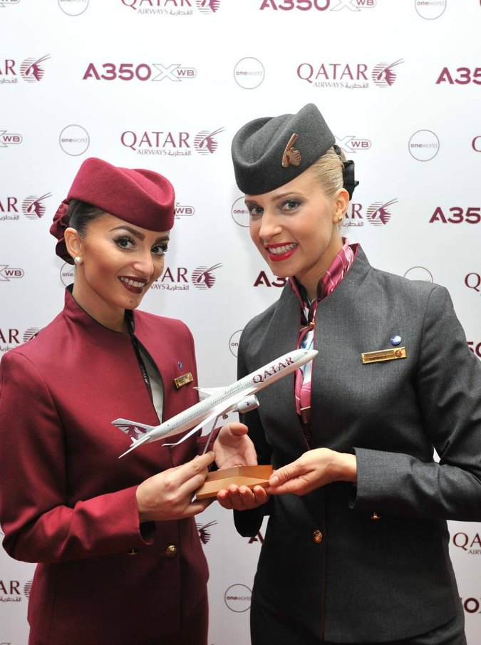 Qatar Airways, hostess single per contratto. E se incinte possono essere licenziate
