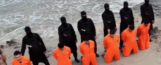 Isis, Fox News: “Video della decapitazione dei 21 egiziani copti è stato manipolato”
