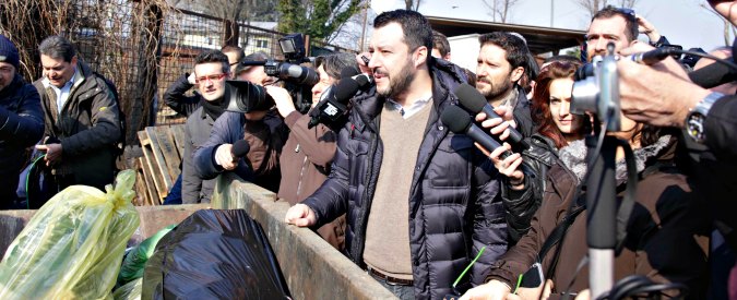 Salvini visita campo rom a Milano: “Io li demolirei tutti, ma tranquilli, c’è Pisapia”