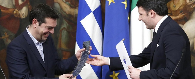 Grecia, il ‘vizietto’ di Renzi: ieri a Letta e Berlusconi, ora a Tsipras, domani?
