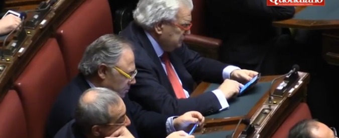 Copertina di Senato, Verdini presenta gruppo ‘Ala’: ‘Ddl Boschi? Ci abbiamo messo del nostro e va approvato com’è’