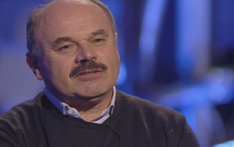 Copertina di Servizio Pubblico, Farinetti: “Gli 80 euro del governo Renzi sono un grande gesto”