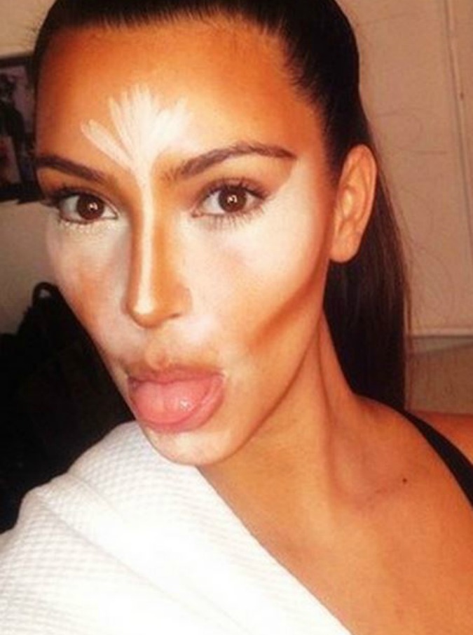 Cos’è il contouring, la tecnica di make-up di Kim Kardashian – Tutorial