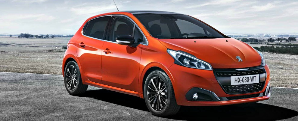 Copertina di Peugeot 208 restyling, più colore per competere con Fiesta e Clio – Fotogallery
