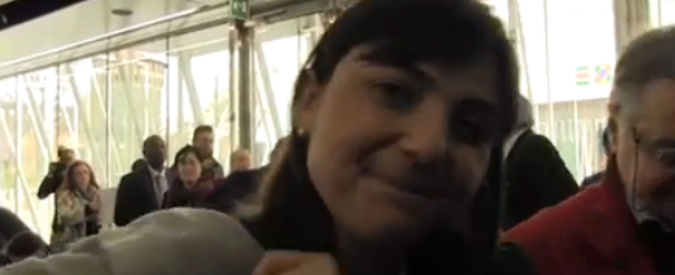 Copertina di Ferrandino, Serracchiani: “Non lo conosco. Lasciare Pd?” non risponde