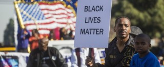 Copertina di Usa, polizia uccide nero disarmato in Georgia: “Forse era malato mentale”
