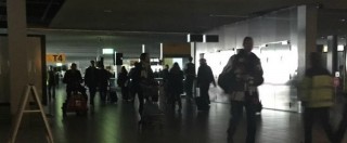 Copertina di Black out Amsterdam, cancellati voli a Schiphol. 1 milione di persone senza luce