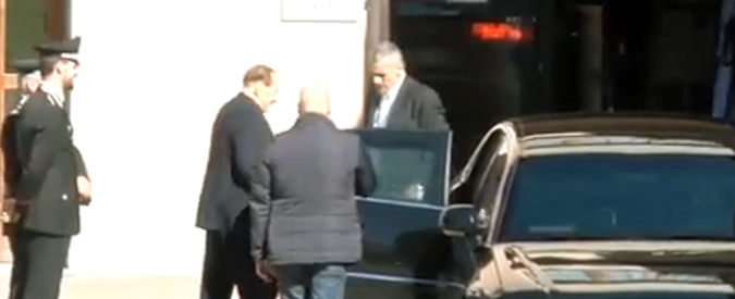 Copertina di Berlusconi finisce i servizi sociali. Direttore Sacra Famiglia: “Ora si torna a tranquillità”