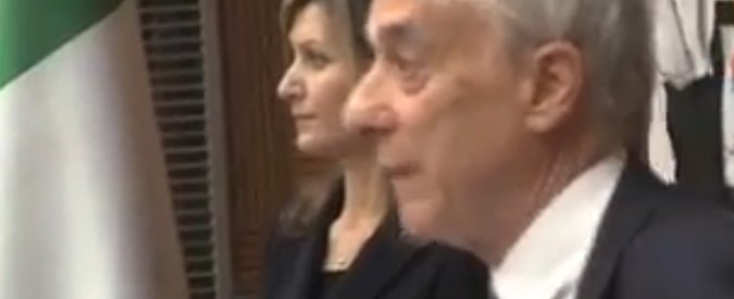 Copertina di Pisapia: “Non mi ricandido per coerenza, ma la rivoluzione arancione non è fallita”