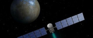 Copertina di Sonda Dawn, incontro col pianeta nano Cerere. Nasa: “Potenziali tracce di vita”