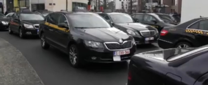 Copertina di Bruxelles, anche i tassisti belgi contro Uber. Bloccato quartiere istituzioni europee