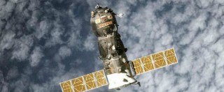 Copertina di Stazione Spaziale Internazionale, capsula russa fuori controllo: rischio detriti sulla Terra