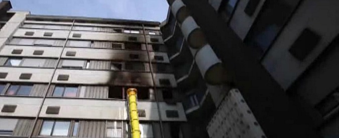 Copertina di Milano, fiamme in un appartamento in centro. Morte due donne anziane