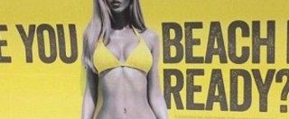 Copertina di La modella in bikini ‘pronta per la spiaggia’ fa infuriare la rete: “Fanculo la tua merda sessista”