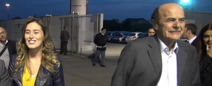 Copertina di Cremona, due anime una sola tavola. Bersani e Boschi insieme alla cena del Pd