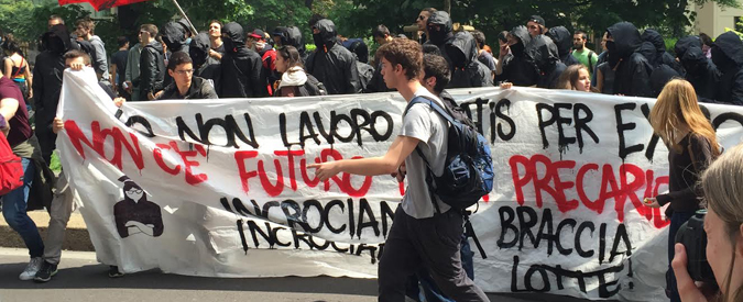 Copertina di No Expo, sassi contro sede Manpower e uova contro notaio alla finestra