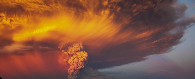 Copertina di Eruzione vulcano Calbuco  (FOTO e VIDEO): allerta in Cile e Argentina. Era inattivo da 42 anni