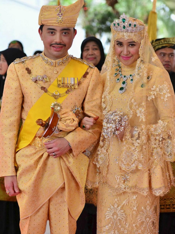 Brunei, si sposa il figlio del sultano. Matrimonio reale tra oro, diamanti e pietre preziose