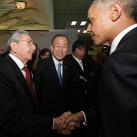11 aprile 2015, presidente Usa Barack Obama e leader cubano Raul Castro. Summit delle Americhe a Panama