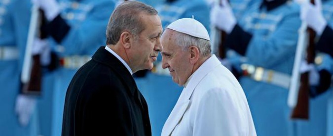 Genocidio Armenia, Turchia contro Papa: ‘Distorce Storia’. Richiama ambasciatore