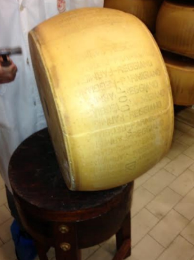 Il Parmigiano Reggiano diventa kosher, la comunità ebraica: “Una novità di portata storica”