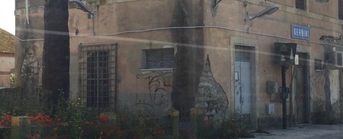 Copertina di Sicilia, sos trasporti – Alternativa all’auto? 397 treni al giorno (2300 in Lombardia) tra guasti, ritardi e promesse mancate