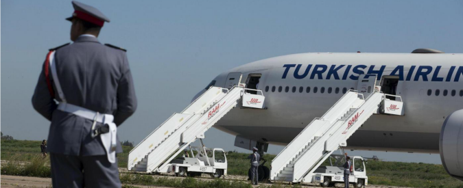 Turchia, allarme bomba: “Rientrato aereo Turkish Airlines diretto a Lisbona”