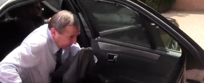 Copertina di Belloli al Fatto: “Non siete graditi”. E sull’accusa di molestie sessuali non risponde