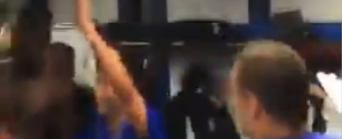 Copertina di Finale Champions League 2015, festeggiamenti bianconeri in spogliatoio