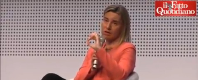 Copertina di Migranti, studentessa a Mogherini: ‘Cosa fa l’Ue?’. E lei: ‘Situazione non cambierà a breve’