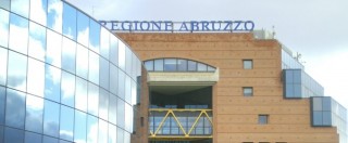 Copertina di Abruzzo, taglio dei costi della politica: prima del voto i consiglieri lasciano l’aula