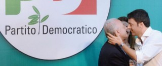 Copertina di Regionali Campania, Renzi blinda De Luca a Salerno: “Per lui impegno totale”. Il condannato lo bacia: “Ha coraggio”