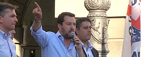 Copertina di Salvini contestato a Genova: “Disadattati”. Scontri tra polizia e manifestanti