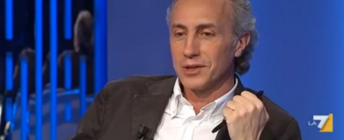Copertina di Servizio Pubblico, Travaglio: ‘Giusto che Santoro lasci talk per fare altro. Mio futuro? Dirigere bene il Fatto’