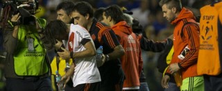Copertina di Boca Juniors-River Plate, i tifosi di casa: “Spray urticante usato dalla polizia”