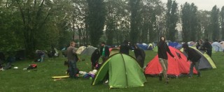 Copertina di Expo 2015, campeggio dei manifestanti al parco di Trenno: “Non siamo barbari: qui ci sono gioia e rabbia”