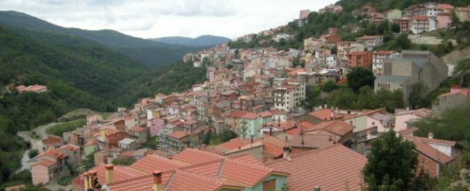 Comunali Sardegna, isola verso il voto tra bombe e minacce: “Sindaco fai il bravo”
